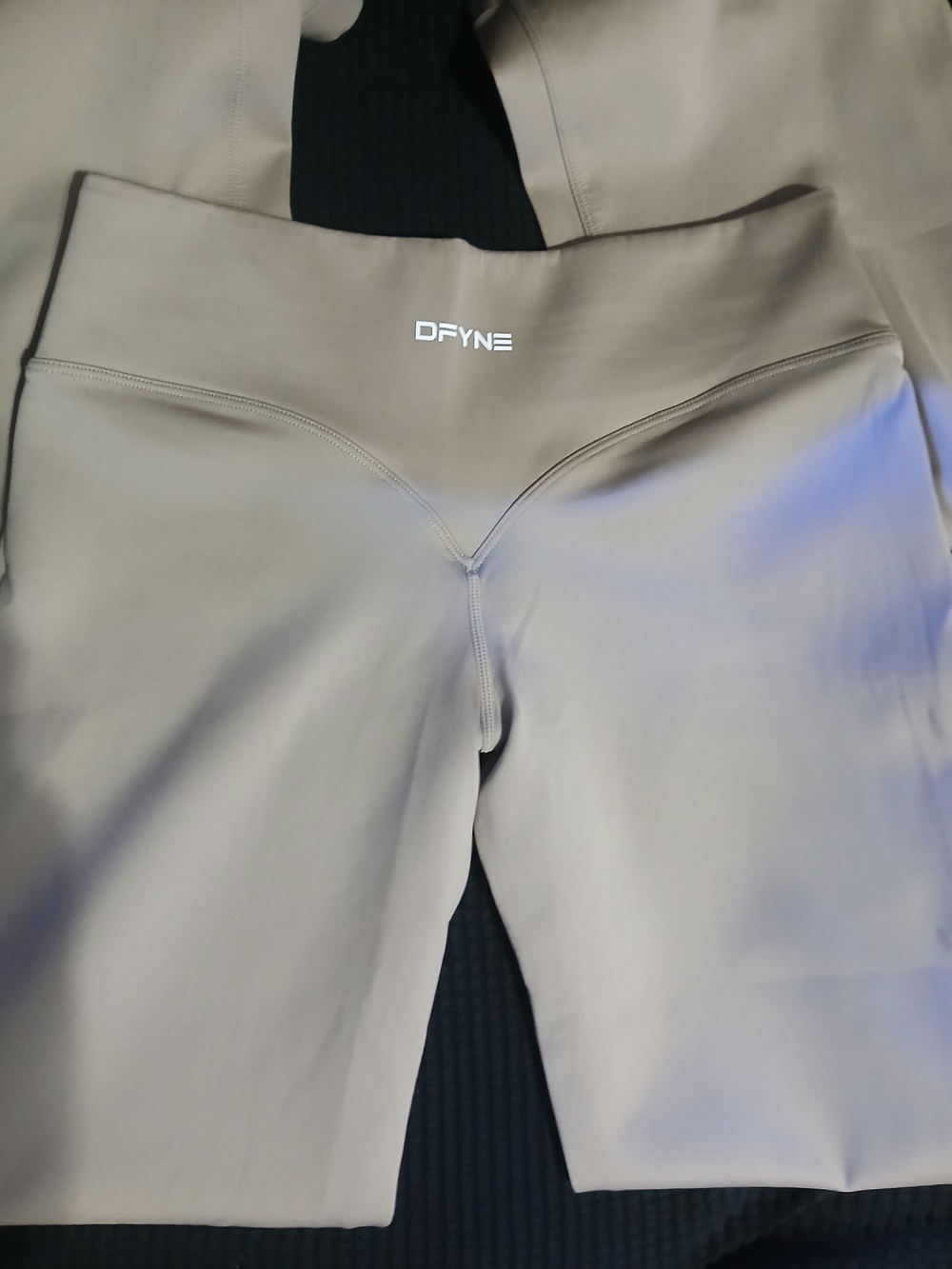 DFYNE High-Waist Leggings in Beige